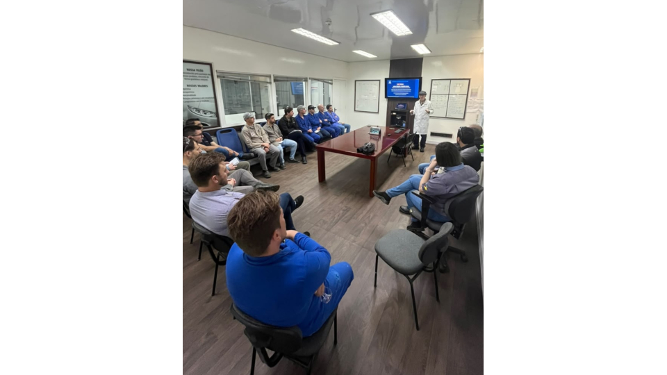 ALMACO realiza treinamento na Comil