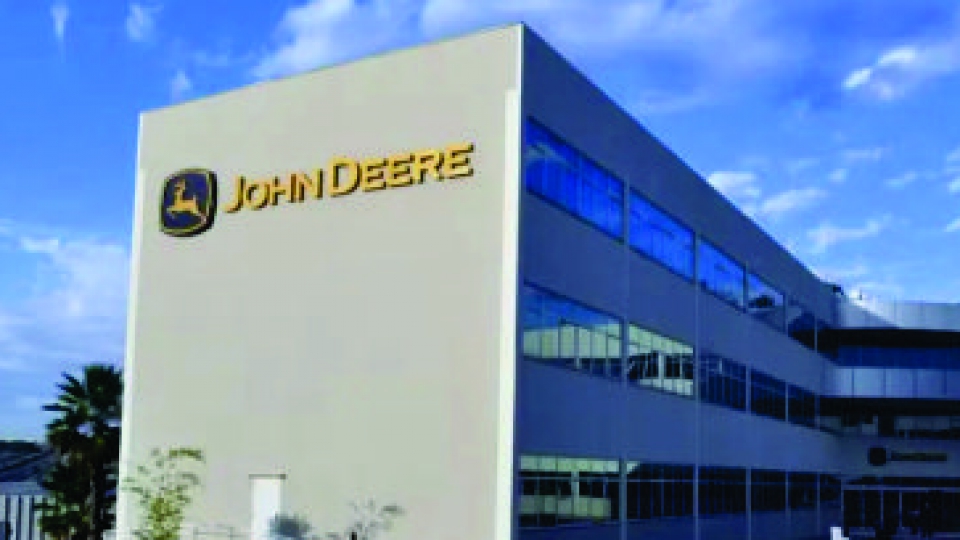 John Deere inaugura fábrica de Canoas, RS para produção de novo pulverizador