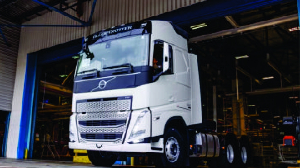 Volvo anuncia R$ 2,5 bilhões em investimentos no Brasil, mesmo prevendo mercado menor em 2026